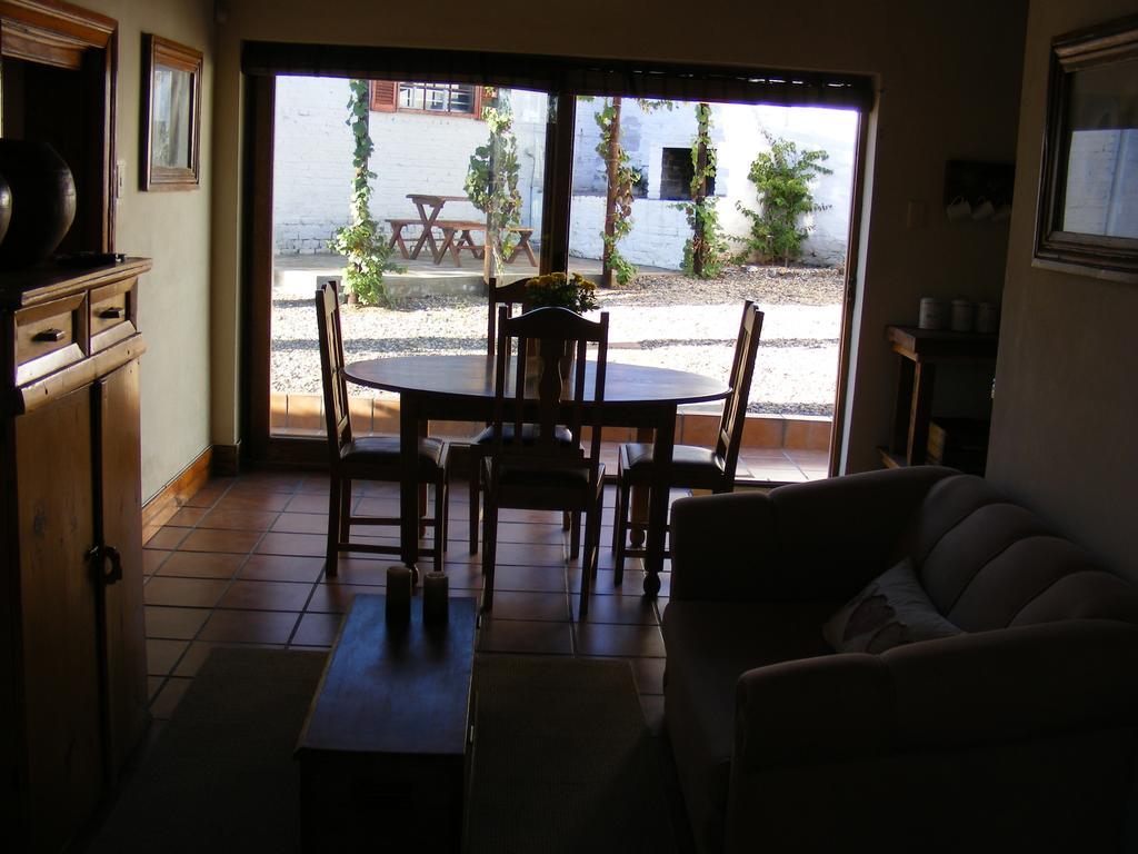 Pepper Tree Accommodation Beaufort West Room photo